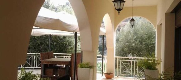 3 bedrooms House in Agios Tychonas, Cyprus No. 7251 4