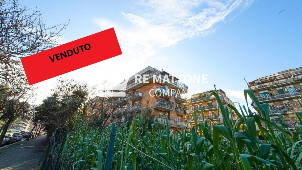 2 rooms Apartment in Rome, Italy No. 168004