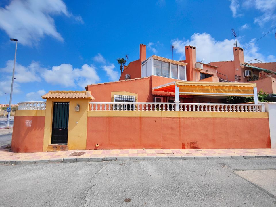 Таунхаус с 3 спальнями в Торревьеха, Испания № 190721