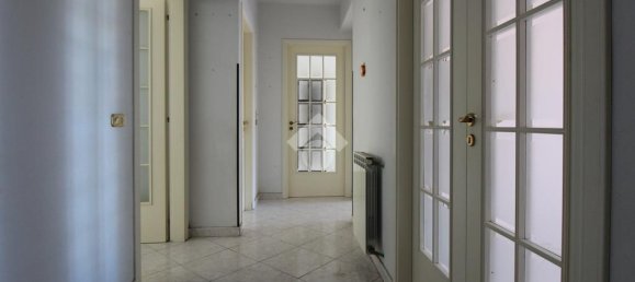 Квартира с 3 спальнями в Реджо Калабрия, Италия № 320790 13