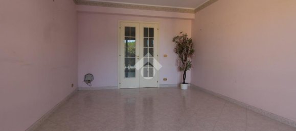 Квартира с 3 спальнями в Реджо Калабрия, Италия № 320790 5