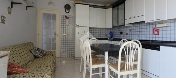 Квартира с 3 спальнями в Реджо Калабрия, Италия № 320790 25