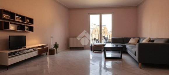 Квартира с 3 спальнями в Реджо Калабрия, Италия № 320790 59