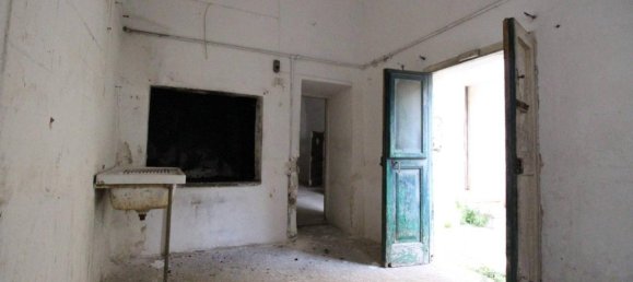 4 rooms House in Tuglie, Italy No. 76545 4