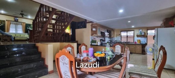 4 bedrooms Villa in Pattaya, Thailand No. 13612 8