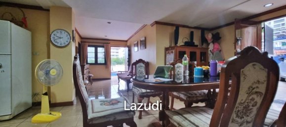 4 bedrooms Villa in Pattaya, Thailand No. 13612 10