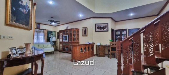 4 bedrooms Villa in Pattaya, Thailand No. 13612 2