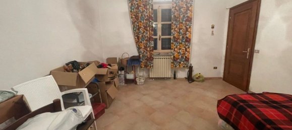 10-salle Maison à Carrara, Italy No. 48170 11