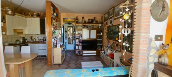 2 Schlafzimmer Haus in Pomezia, Italy, Nr. 359809 4