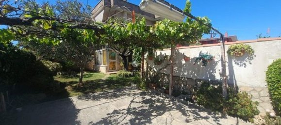 2 Schlafzimmer Haus in Pomezia, Italy, Nr. 359809 5