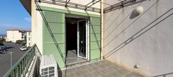 1 bedroom Apartment in L'Ile-Rousse, France No. 358165 8