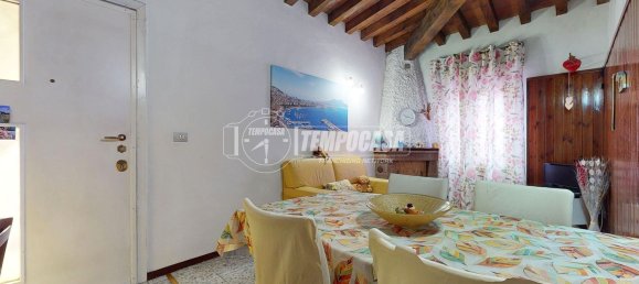 2 bedrooms Apartment in Carpi, Italy No. 339842 6