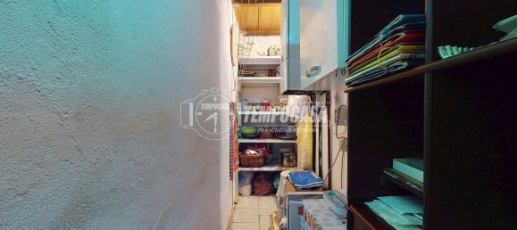 2 bedrooms Apartment in Carpi, Italy No. 339842 10