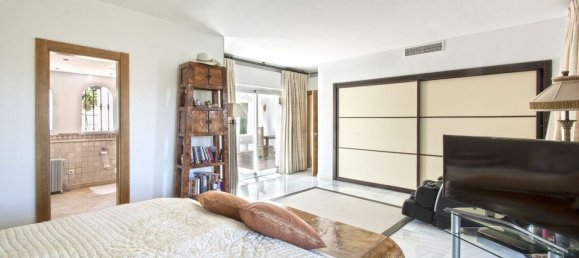 5 bedrooms Villa in Marbella, Spain No. 187867 23