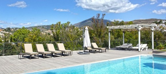 5 bedrooms Villa in Marbella, Spain No. 187867 12