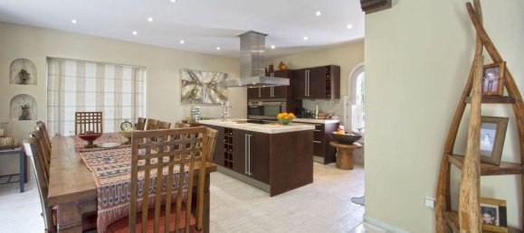 5 bedrooms Villa in Marbella, Spain No. 187867 15