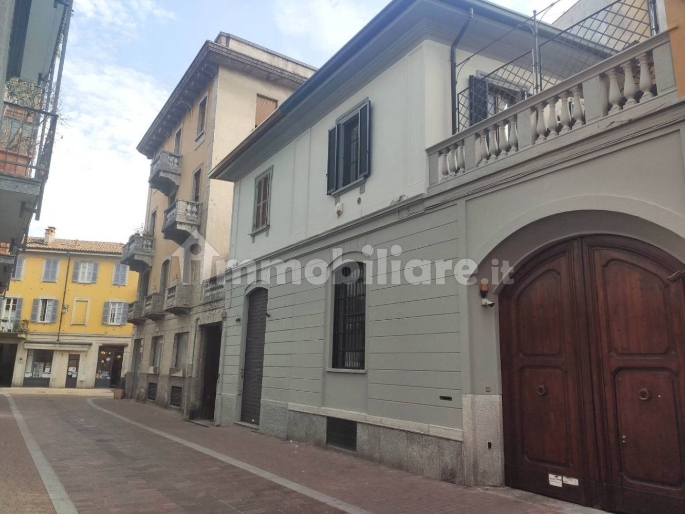 3-Zimmer Gewerbliche Immobilie in Saronno, Italy, Nr. 138799