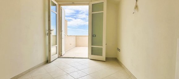 3 rooms Apartment in Rosignano Marittimo, Italy No. 300878 3