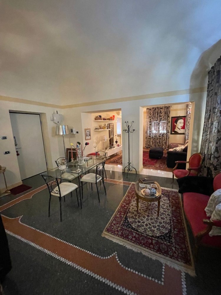 Квартира с 4 комнатами в Нови Лигуре, Италия № 215904