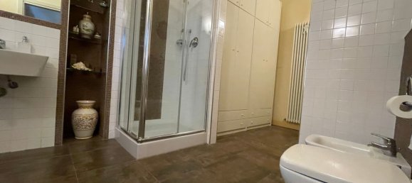 Квартира с 4 комнатами в Нови Лигуре, Италия № 215904 5