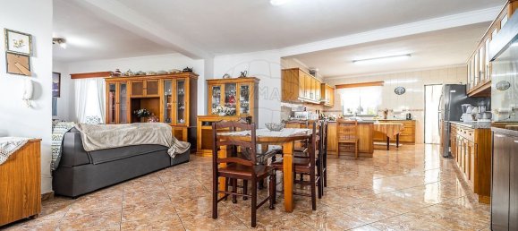 Casa de 3 dormitorios en Porto Judeu, Portugal No. 44199 2