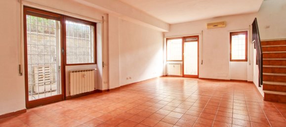 Квартира с 5 комнатами в Рим, Италия № 142334 19