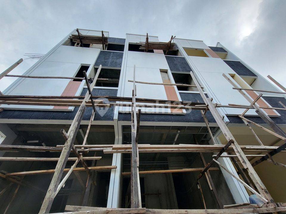 4 bedrooms House in Kebon Jeruk, Indonesia No. 1369