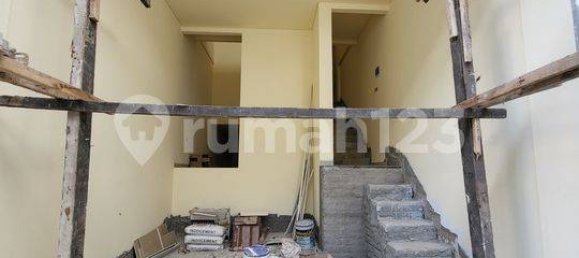 4 bedrooms House in Kebon Jeruk, Indonesia No. 1369 36