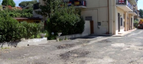 3 rooms Apartment in Valmontone, Italy No. 27241 2