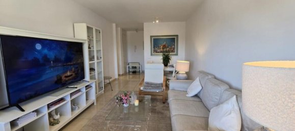 Apartamento de 3 dormitorios en Marbella, Spain No. 176160 3