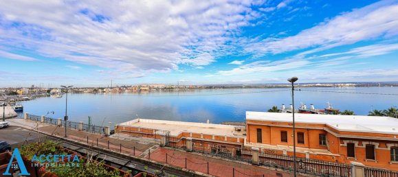 Apartamento de 4 habitaciónes en Taranto, Italy No. 151374 5