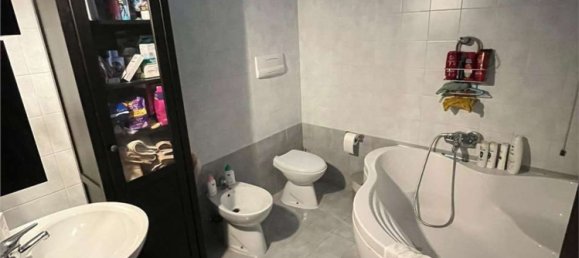 5 rooms Apartment in Cepagatti, Italy No. 293325 9