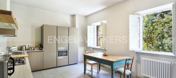 8 rooms Apartment in Lucca, Italy No. 291019 10