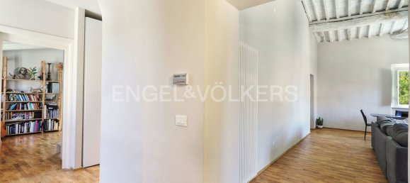 8 rooms Apartment in Lucca, Italy No. 291019 7