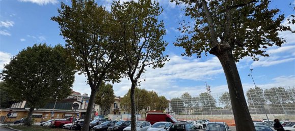 Propiedad comercial de 3 habitaciónes en Cuneo, Italy No. 328968 3