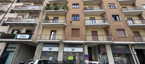 Propiedad comercial de 3 habitaciónes en Cuneo, Italy No. 328968 2