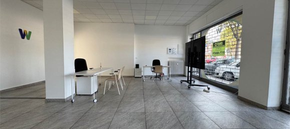 Propiedad comercial de 3 habitaciónes en Cuneo, Italy No. 328968 10