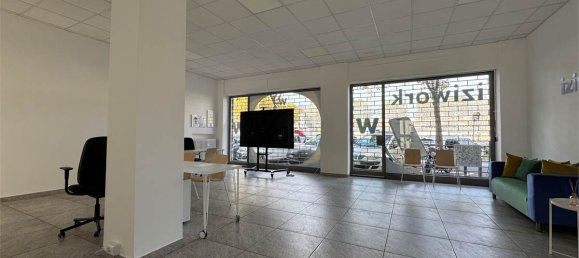 Propiedad comercial de 3 habitaciónes en Cuneo, Italy No. 328968 5