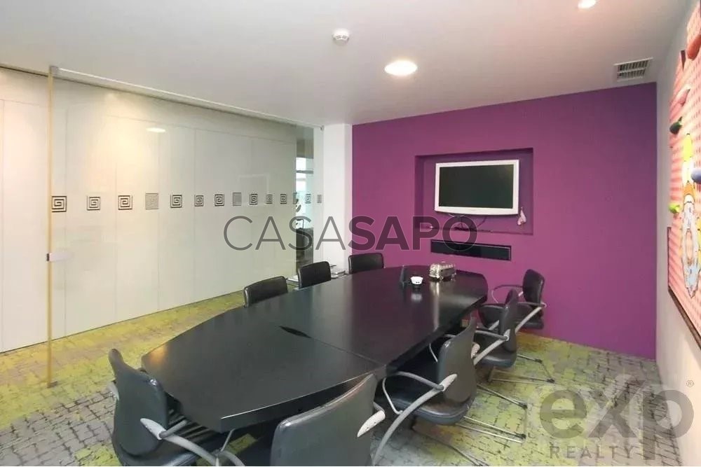 101m² Commercial property in Lisbon, Portugal No. 263151