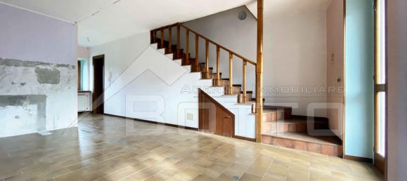 5 rooms House in Cureggio, Italy No. 228234 10