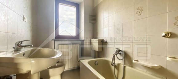 5 rooms House in Cureggio, Italy No. 228234 9