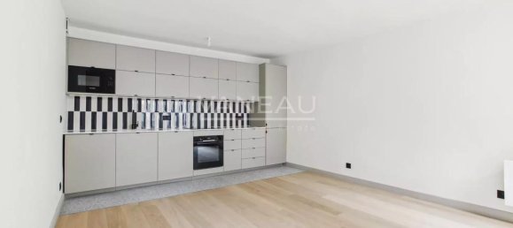 2 bedrooms Apartment in Paris, France No. 149095 3