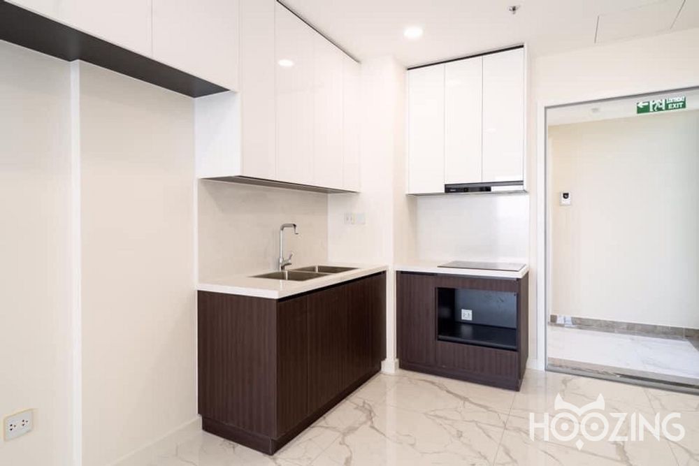 2 rooms Office in District 7, Vietnam No. 16450