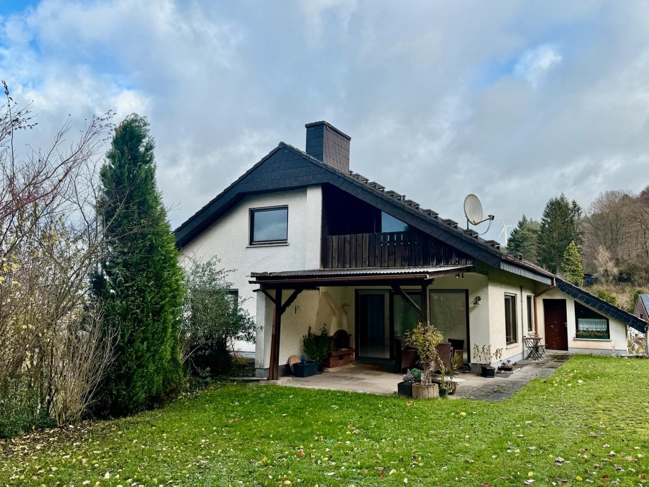 6 rooms House in Hersfeld-Rotenburg, Germany No. 161931