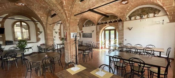 4 Schlafzimmer Haus in Marsciano, Italy, Nr. 76827 2