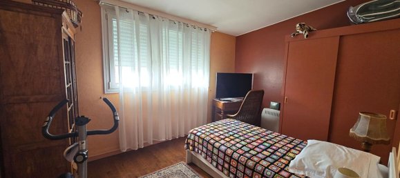 3 bedrooms House in Lesigny, France No. 186780 7