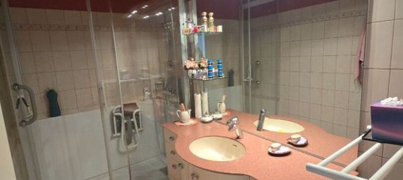 3 bedrooms House in Lesigny, France No. 186780 8