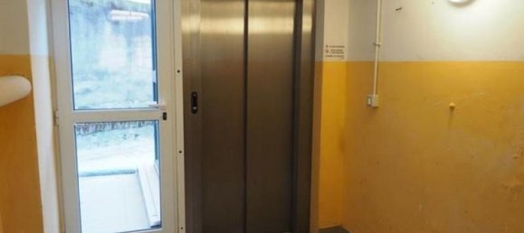 2-salle Appartement à Trieste, Italy No. 230090 2