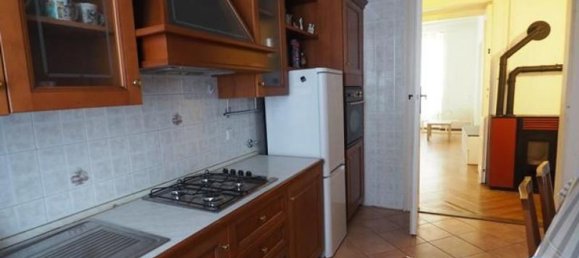 2-salle Appartement à Trieste, Italy No. 230090 3