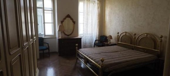 2-salle Appartement à Trieste, Italy No. 230090 11